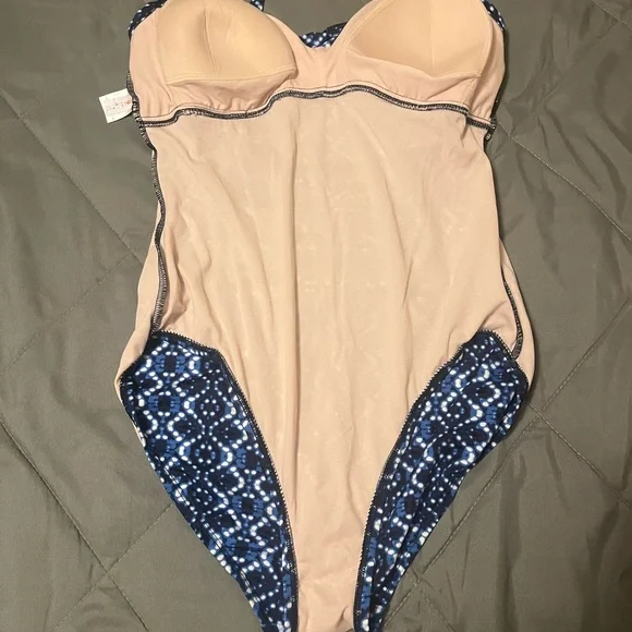 NWOT Merona Blue Patterned One-Piece Swimsuit - Picture 4 of 8